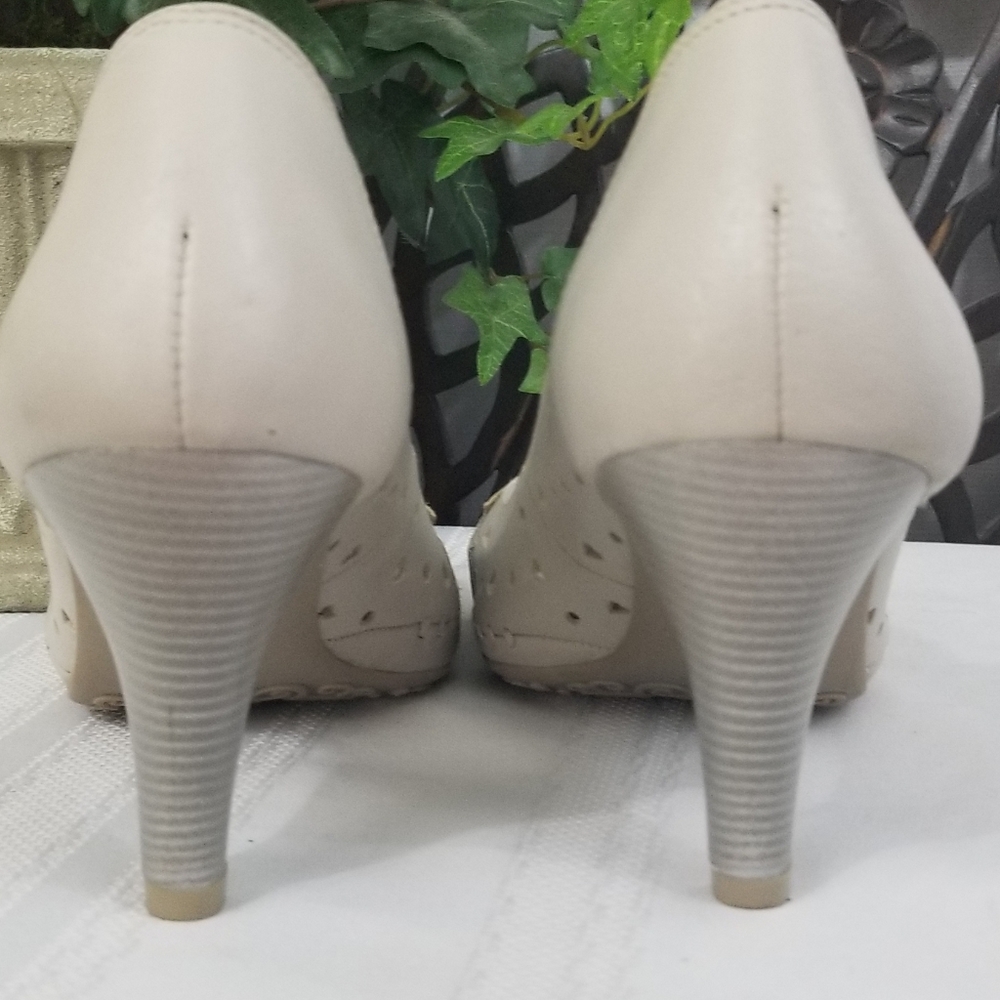 Ramarim Total Comfort Heels View 4